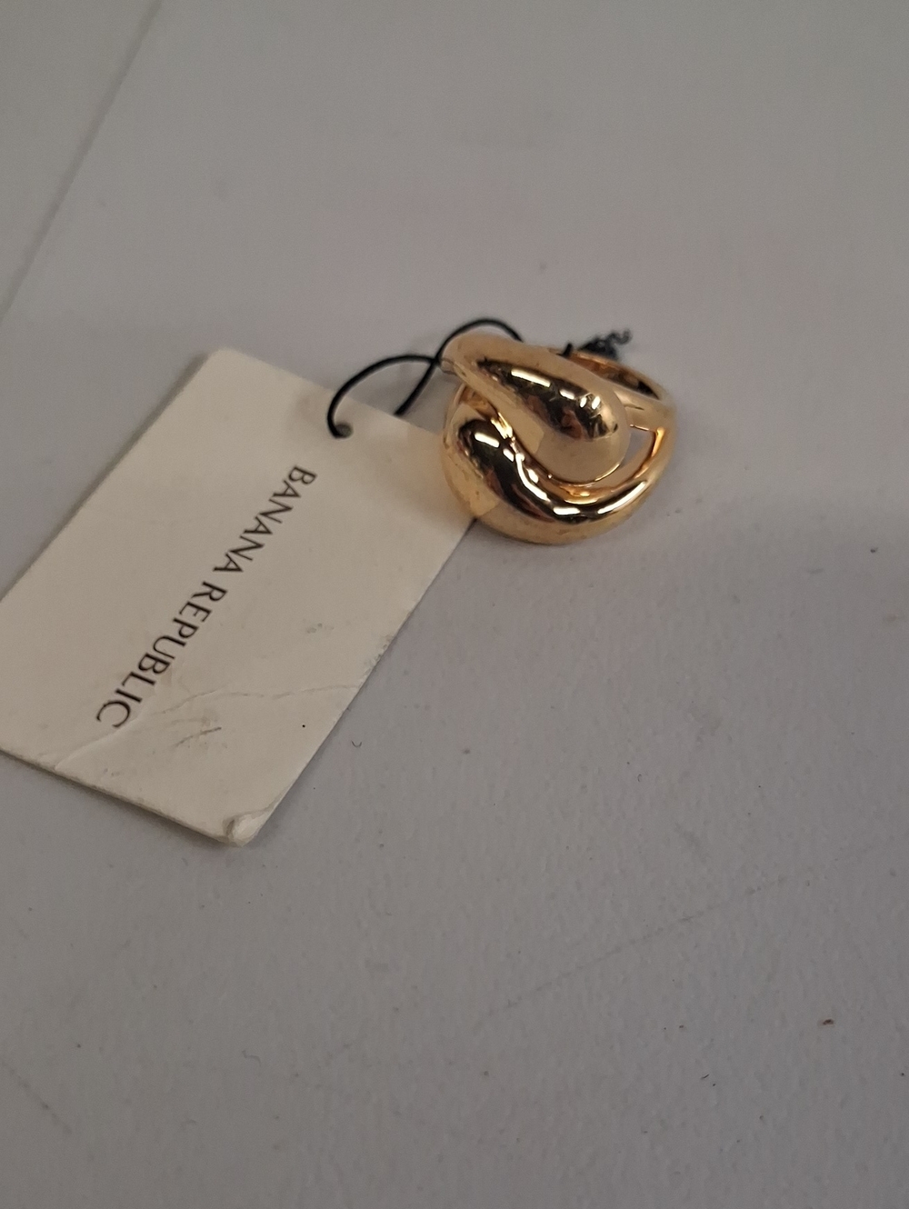 NWT Womens Banana Republic Polished Gold Twisted Hoop Ring Size 6